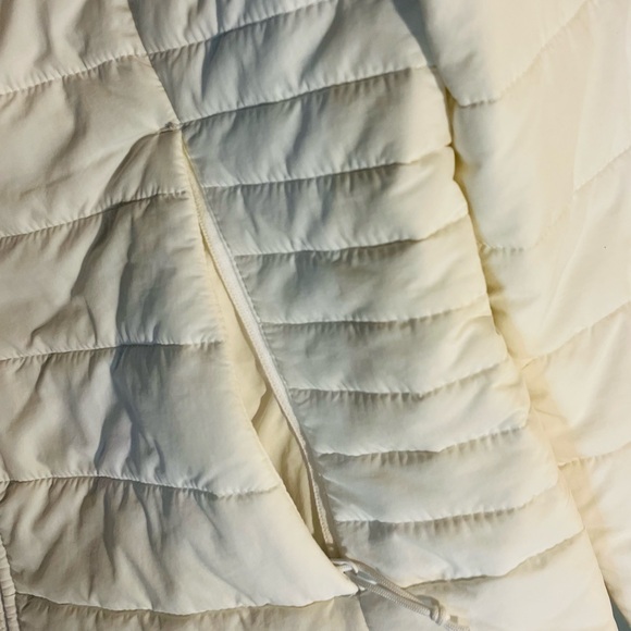 The North Face Women’s Outdoor White Activewear Puffer Jacket Size M - Picture 8 of 8
